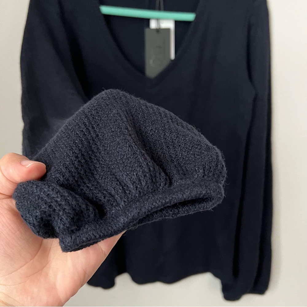 Gibson Look Navy V-neck long sleeve top - Picture 8 of 10